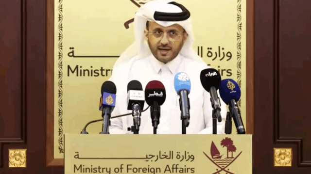 Majed Al-Ansari, porte-parole du ministère qatari des Affaires étrangères, lors d'un point de presse le 21/12/2023. Crédit photo: capture d'écran 