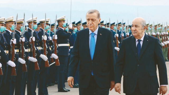 Cumhurbaşkanı Tayyip Erdoğan, İsrail’in Gazze’deki katliamlarına son vermek için yürüttüğü diplomasi trafiğine Cezayir ziyareti ile devam etti