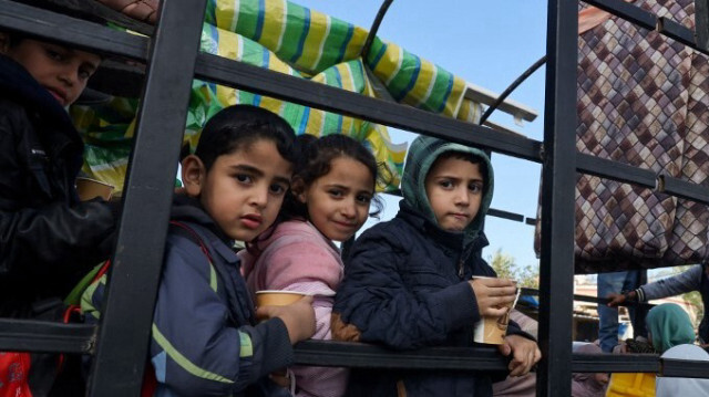 Des enfants Palestiniens à Khan Younès, dans le sud de la bande de Gaza, le 21 novembre 2023. Crédit photo: MOHAMMED ABED / AFP
