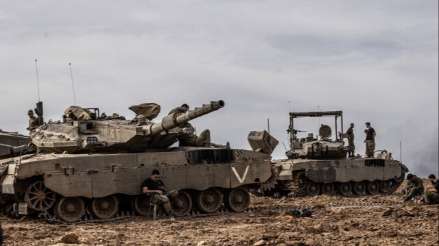 Les forces israéliennes poursuivent leurs préparatifs en déployant des chars et des véhicules blindés à Gaza, le 22 novembre 2023. Crédit photo: AA
