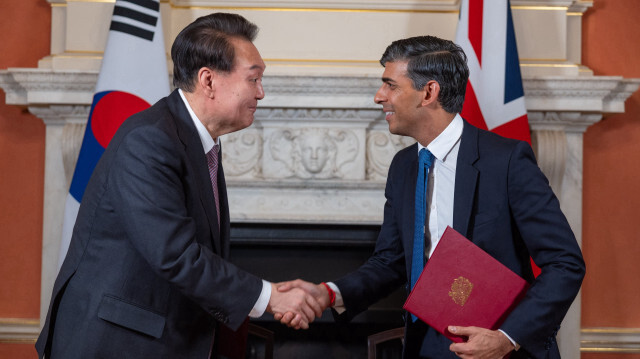 Le président sud-coréen, Yoon Suk Yeol et le Premier ministre britannique, Rishi Sunak. Crédit photo: X 