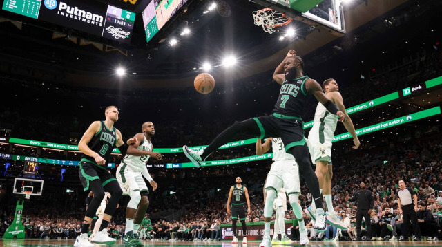 NBA’de Doğu Konferansı'nın ilk iki sırasını paylaşan ekiplerin mücadelesinde Boston Celtics, sahasında Milwaukee Bucks'ı 119-116 yendi.