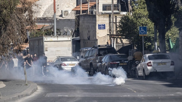 Les forces israéliennes affrontent les Palestiniens pour les empêcher d'entrer dans la mosquée Al-Aqsa pour la prière du vendredi à Jérusalem-Est le 24 novembre 2023. Crédit photo: AA