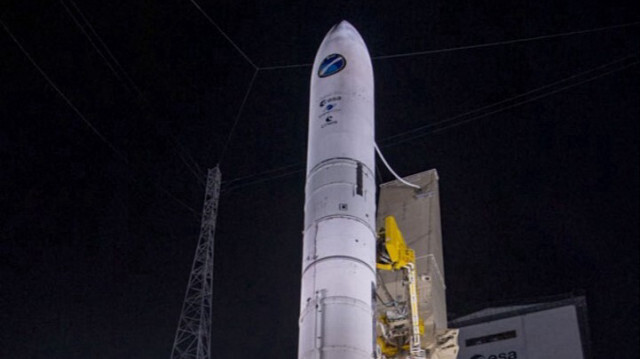La fusée Ariane 6 a été testée avec succès lors de la mise à feu de son moteur, à Kourou, en Guyane, le 23 novembre 2023. Crédit photo: Handout / ArianeGroup / AFP

