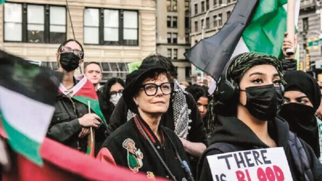 Filistin eylemine katılan Susan Sarandon, menajerlik şirketi tarafından dışlandı.