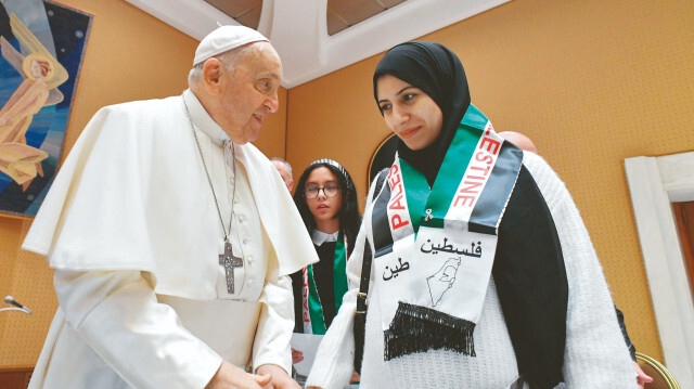 Gazze’deki gelişmeleri “terörizm” olarak niteleyen Papa’ya Yahudi gruplardan tepki geldi.