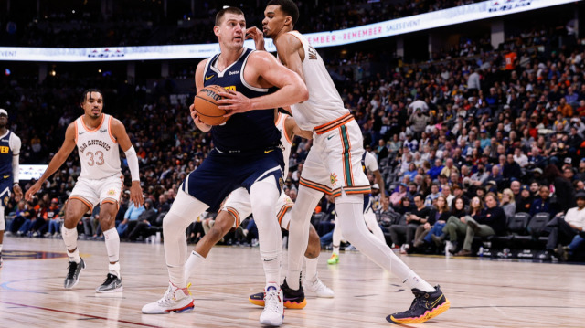 NBA’de Denver Nuggets, milli basketbolcu Cedi Osman'ın formasını giydiği San Antonio Spurs'ü sahasında 132-120 yendi. 