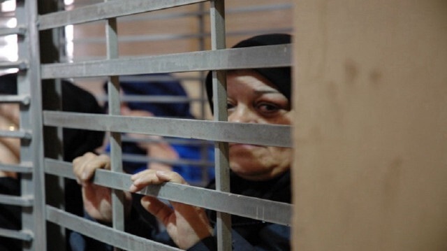 نادي الأسير: 60 امرأة فلسطينية ما زلن في سجون إسرائيل
