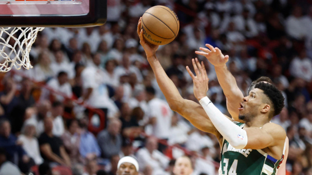 NBA’de sezon içi turnuvasında Milwaukee Bucks, deplasmanda Miami Heat'i 131-124 yendi.