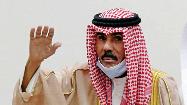 أمير الكويت يدخل المستشفى إثر "وعكة صحية طارئة"