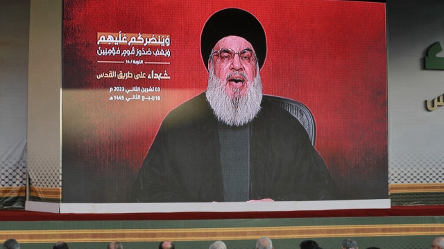 Des sympathisants du Hezbollah suivant la retransmission du discours télévisé de leur leader Nasrallah, dans le sud du Liban. Crédit photo: Ahmad Al-Rubaye / AFP