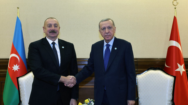 Cumhurbaşkanı Recep Tayyip Erdoğan Astana'da Azerbaycan Cumhurbaşkanı Aliyev ile bir araya geldi.