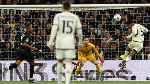 Le but de l'anglais Jude Bellingham pour le Real Madrid face au Napoli, lors de la 5e journée de la Ligue des Champions, au Santiago Bernabeu, le 29 novembre 2023. Crédit Photo: OSCAR DEL POZO / AFP.