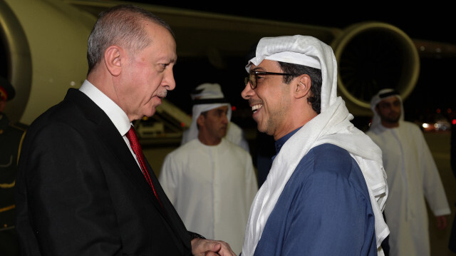 Le Président turc Recep Tayyip Erdogan a été accuilli par des officiels émiratis. Crédit photo: AA