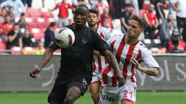 Samsunspor, Trendyol Süper Lig 11. haftasında Hatayspor'u 2-1 mağlup ederek ilk galibiyetini aldı.