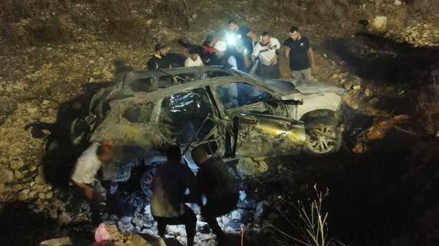 İsrail, Lübnan’da içinde çocukların da bulunduğu sivil bir aracı vurdu.