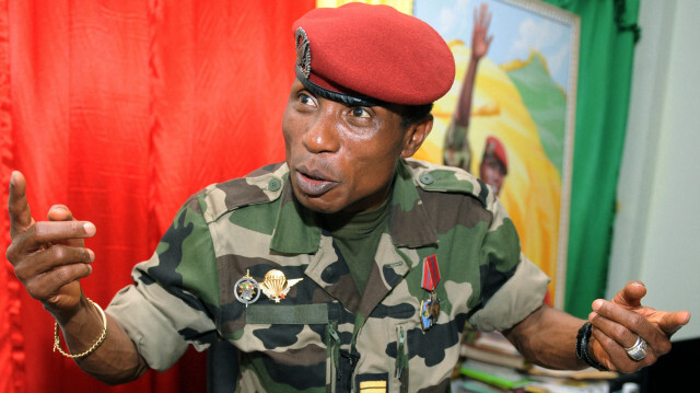 Le chef de la junte militaire guinéenne, le capitaine Moussa Dadis Camara, s'exprimant à Conakry le 30 septembre 2009. Crédit Photo: SEYLLOU DIALLO / AFP

