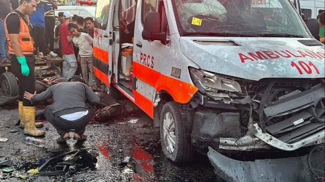 Une ambulance endommagée par une frappe israélienne dans la ville de Gaza, le 3 novembre 2023. Crédit photo: MOMEN AL-HALABI / AFP / ARCHIVE