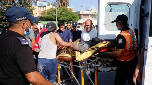 Des Palestiniens, dont des enfants, blessés lors d'attaques israéliennes, sont amenés à l'hôpital des Martyrs d'Al-Aqsa à Gaza le 5 novembre 2023. Crédit photo: AA