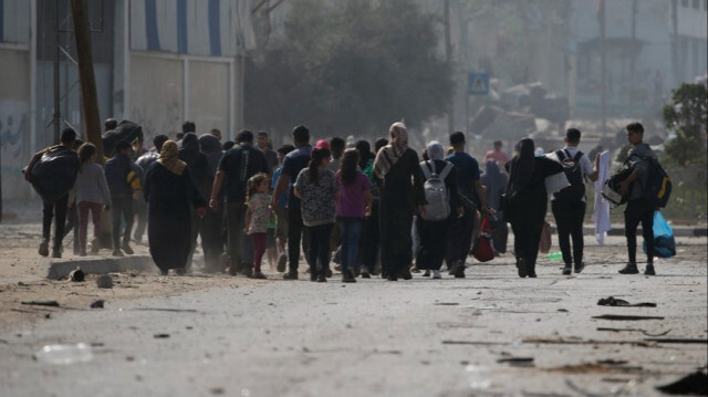 Les Palestiniens se rendent dans les parties sud de la bande de Gaza alors que les attaques israéliennes se poursuivent dans la ville de Gaza le 5 novembre 2023. Crédit photo: AA