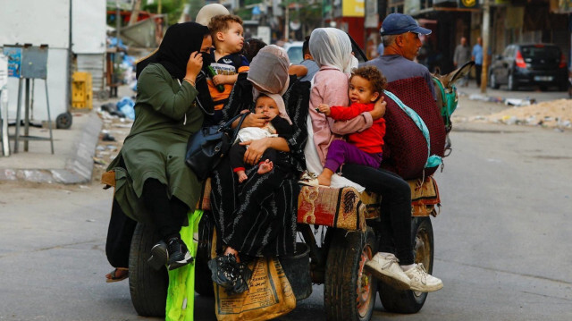 Hamas'ın silahlı kanadı İzzeddin el-Kassam Tugayları, 7 Ekim sabahı, İsrail'in "Filistinlilere ve başta Mescid-i Aksa olmak üzere kutsal değerlerine yönelik sürekli ihlallerine karşılık verme” gerekçesiyle kapsamlı saldırı düzenlerken, İsrail ordusu da Gazze Şeridi'ne yoğun hava bombardımanı başlattı.