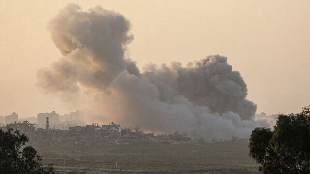 La fumée s'élevant des bâtiments endommagés à Gaza après les attaques de l'entité sioniste le 07 novembre 2023. Crédit photo: AA