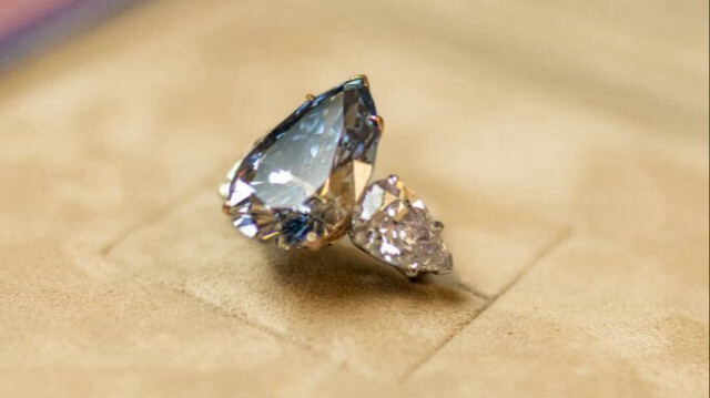 Le "Bleu Royal", un bijou vendu à 44 millions de dollars. Crédit photo: PIERRE ALBOUY / AFP


