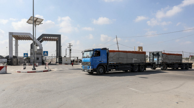 Des camions transportant de l'aide humanitaire entrent à Gaza par la porte frontalière de Rafah le 2 novembre 2023. Crédit photo: AA