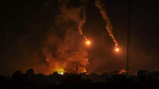 Rafah kentinin doğusuna da İsrail topçuları tarafından atışlar yapıldı