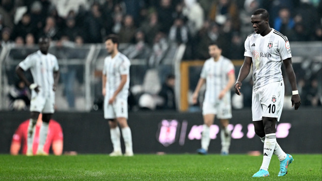 Trendyol Süper Lig’de kötü gidişatını sürdüren Beşiktaş’ta 5 futbolcu kadro dışı bırakıldı. 