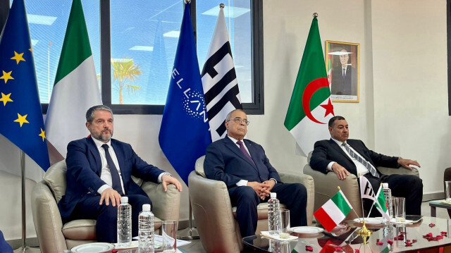 L’usine Fiat d’Oran a été inauguré aujourd’hui en présence du ministre de l’industrie et de la production pharmaceutique, Ali Aoun, du PDG de Stellantis Carlos Tavares et du vice-ministre italien chargé des entreprises Valentino Valentini.