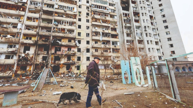 Ukrayna'da Rus saldırılarında zarar gören bir bina (Foto: Arşiv)
