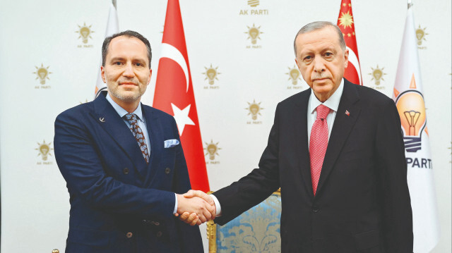 Cumhurbaşkanı Erdoğan, Yeniden Refah Partisi Genel Başkanı Fatih Erbakan’ı Genel Merkez’de kabul etti.