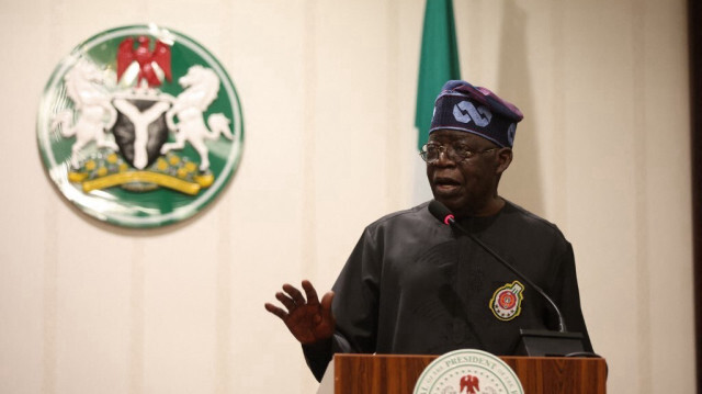 Le président nigérian Bola Ahmed Tinubu répond aux questions du public après une réunion bilatérale avec le chancelier allemand à Abuja, le 29 octobre 2023.