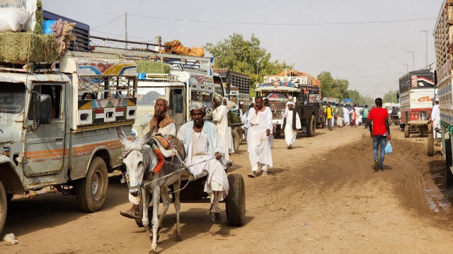 Des Soudanais à Shendi, à 190 kilomètres (120 miles) de Khartoum, le 21 septembre 2023.