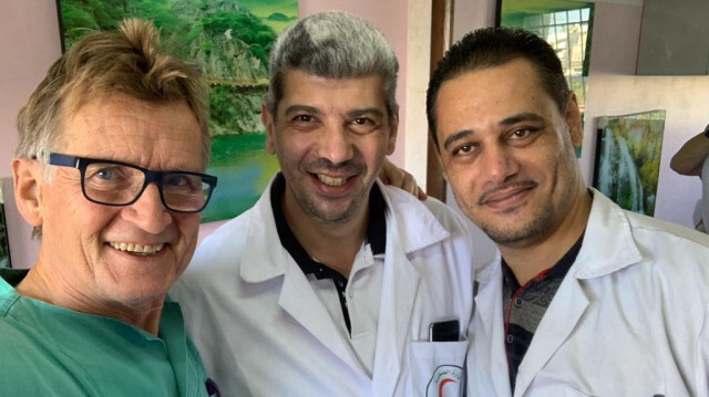 Dr. Mads Gilbert (solda) - Dr. Hani Al-Haitham (sağda)