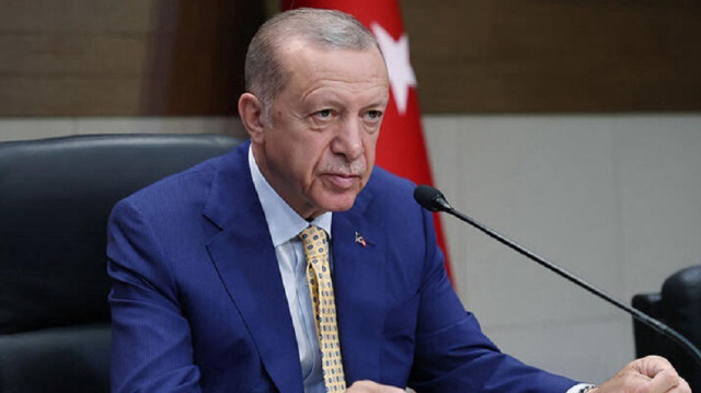 أردوغان يهنئ سيدات "أجزاجي باشي" التركي لكرة الطائرة
