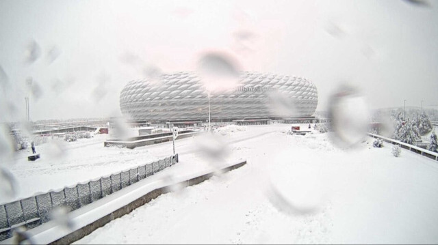 Alianz Arena beyaz örtüyle kaplandı. 