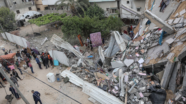 İsrail'in Şucaiyye Mahallesine düzenlediği saldırılarda enkaz altından 300 ölü ve yaralı çıkarıldı.