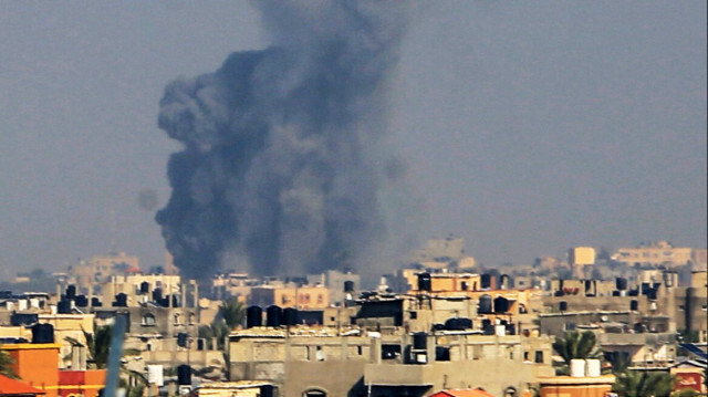 İsrail, Gazze Şeridi'nde Katar finansmanıyla inşa edilen toplu konutları bombaladı.