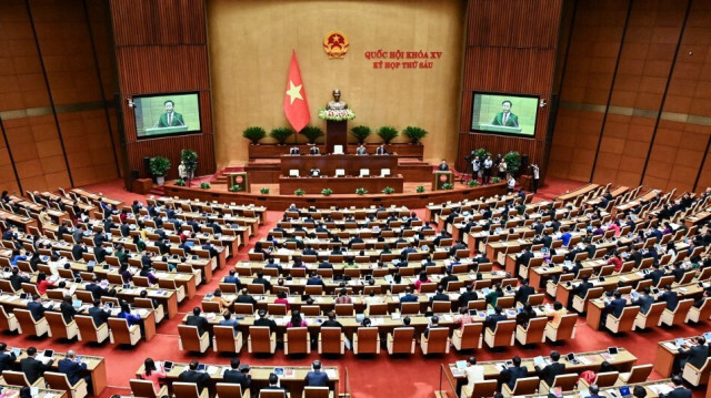 (Archives) Une vue d'ensemble montre les membres du Parlement du Vietnam assistant à l'ouverture de la session d'automne de l'Assemblée nationale à Hanoï le 23 octobre 2023.