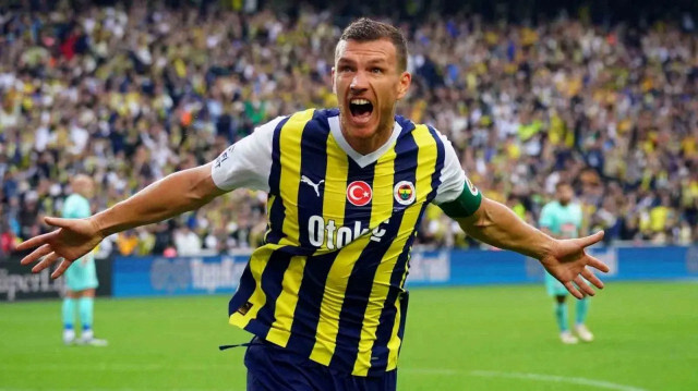 Edin Dzeko Fenerbahçe'nin en golcü oyuncusu durumunda