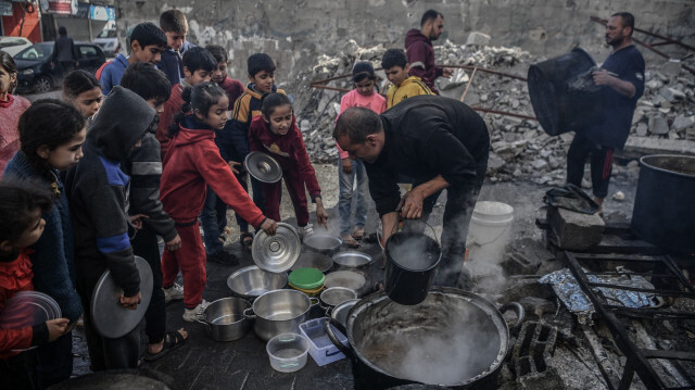 Gazze Şeridi'nde binlerce Filistinli açlık ve susuzluk tehlikesiyle karşı karşıya.