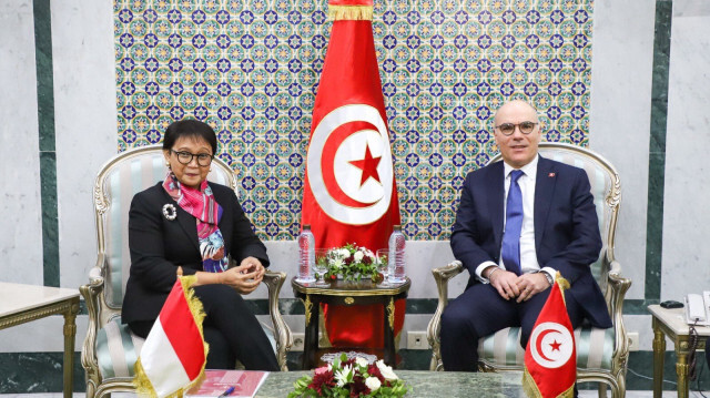 Le ministre des Affaires étrangères, de la Migration et des Tunisiens à l'étranger, Nabil Ammar et son homologue indonésienne, Retno Marsudi, à Tunis, le 22 Décembre 2023.