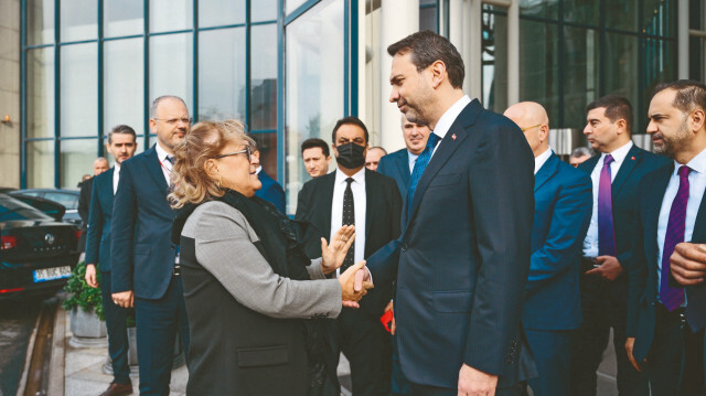 Güler Sabancı, Alparslan Bayraktar.