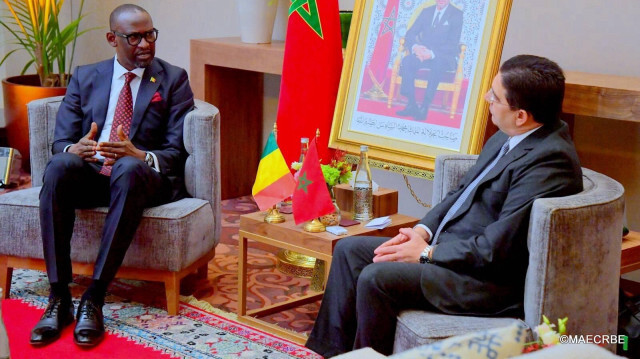 Le ministre malien des Affaires étrangères, Abdoulaye Diop, et le ministre marocain des Affaires étrangères, de la Coopération Africaine et des Marocains Résidant à l'Etranger, Nasser Bouritaa.