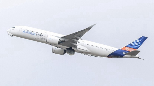 Un avion Airbus A350 "Flightlab" décollant de l'aéroport de Toulouse-Blagnac, en France, le 18 octobre 2023.