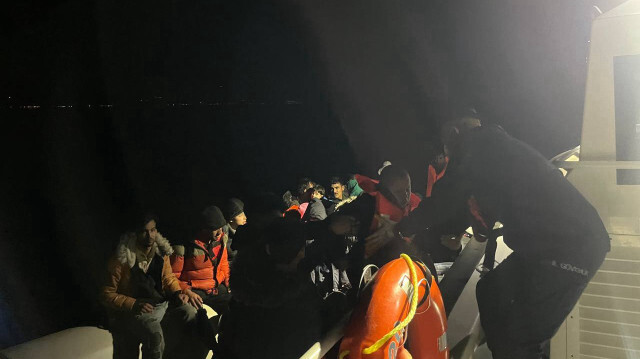 Düzensiz göçmenler, işlemlerinin ardından Ayvacık Geri Gönderme Merkezine teslim edildi.