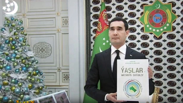 Вышла в свет книга Президента Туркменистана «Молодежь – опора Родины»