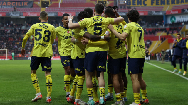 <p>İrfan Can Kahveci, Mert Hakan Yandaş, İrfan Can Eğribayat, Dominik Livakovic, Cengiz Ünder ve Serdar Aziz sosyal medya hesabından tepki göstererek paylaşımlarda bulundu.</p>